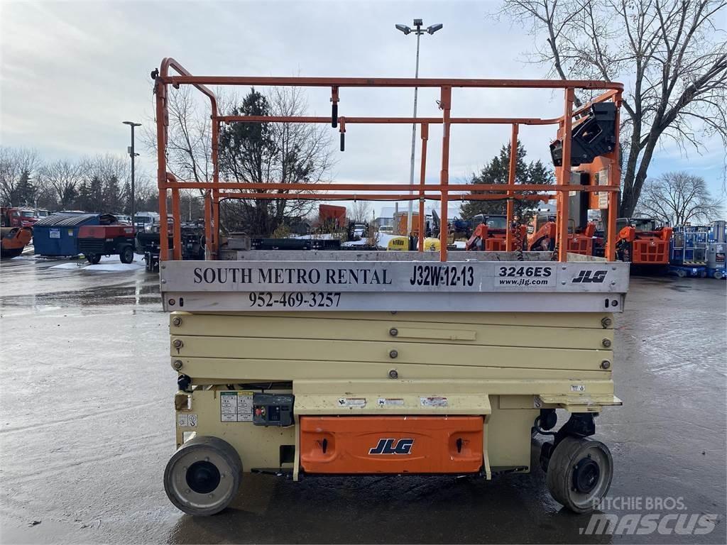 JLG 3246ES Sakselifter