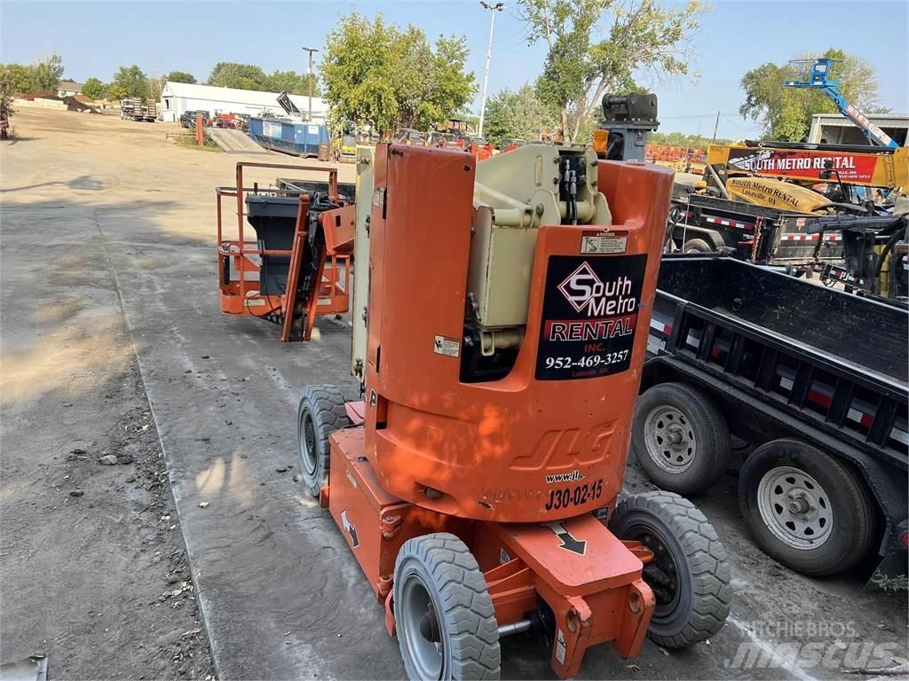 JLG E300AJP Leddede bomlifter