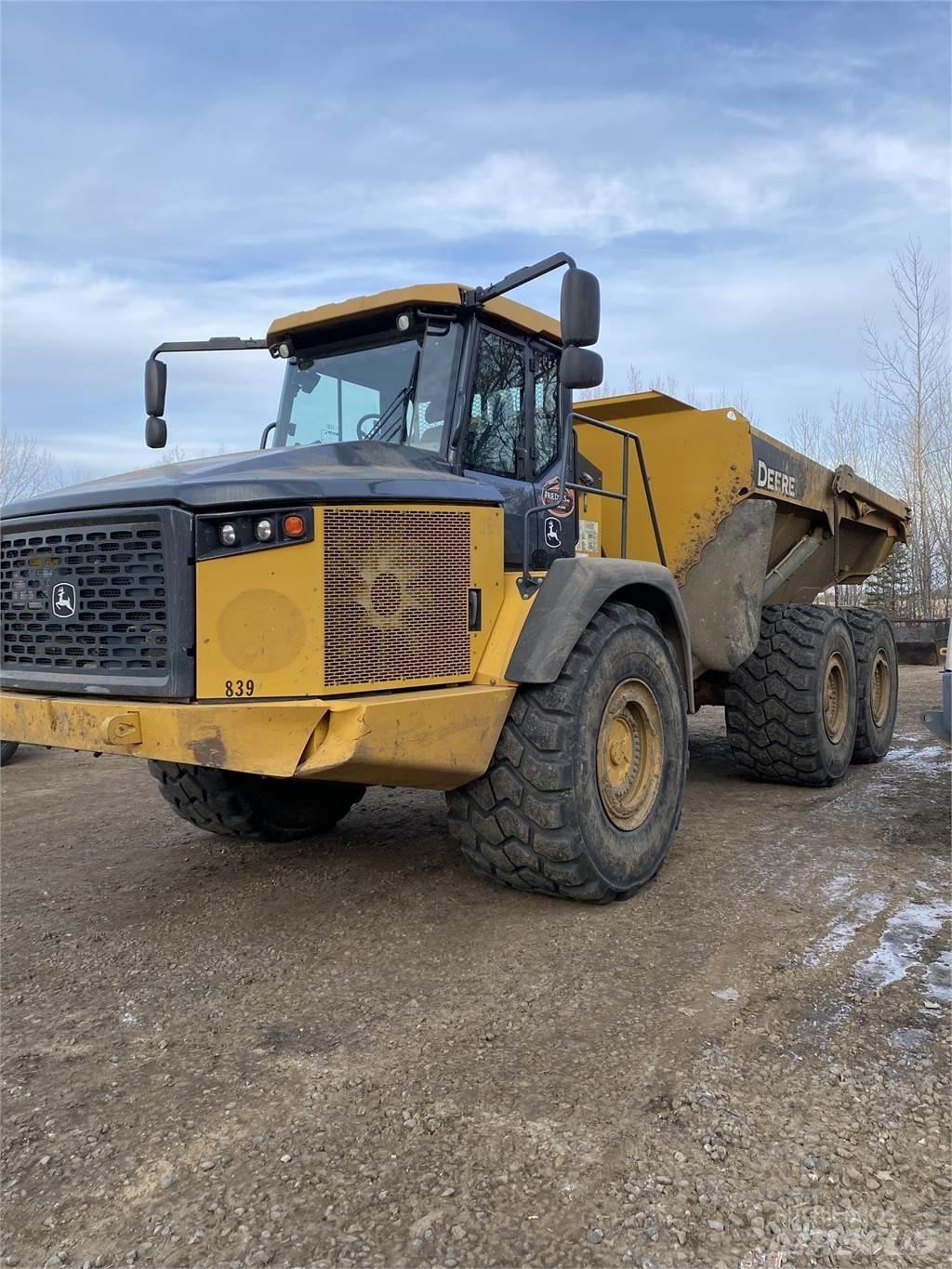 John Deere 410E Rammestyrte Dumpere