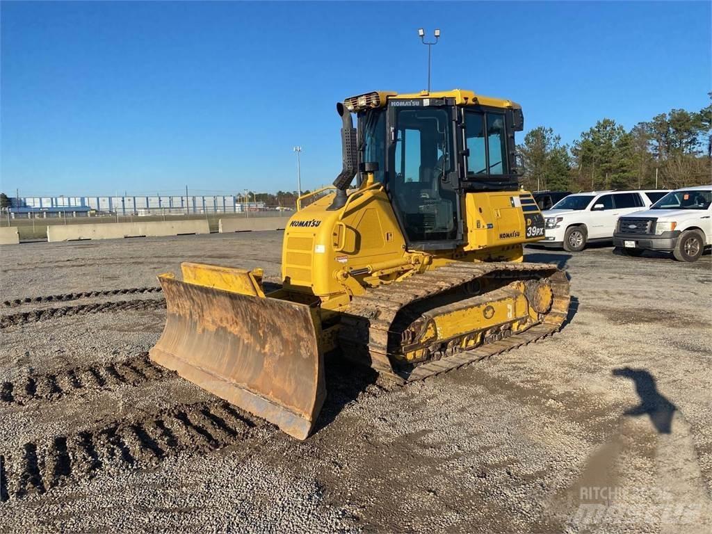 Komatsu D39PX-24 Dozere Beltegående