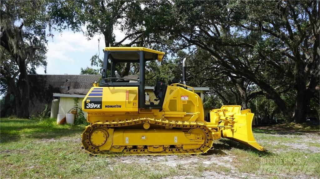 Komatsu D39PX-24 Dozere Beltegående