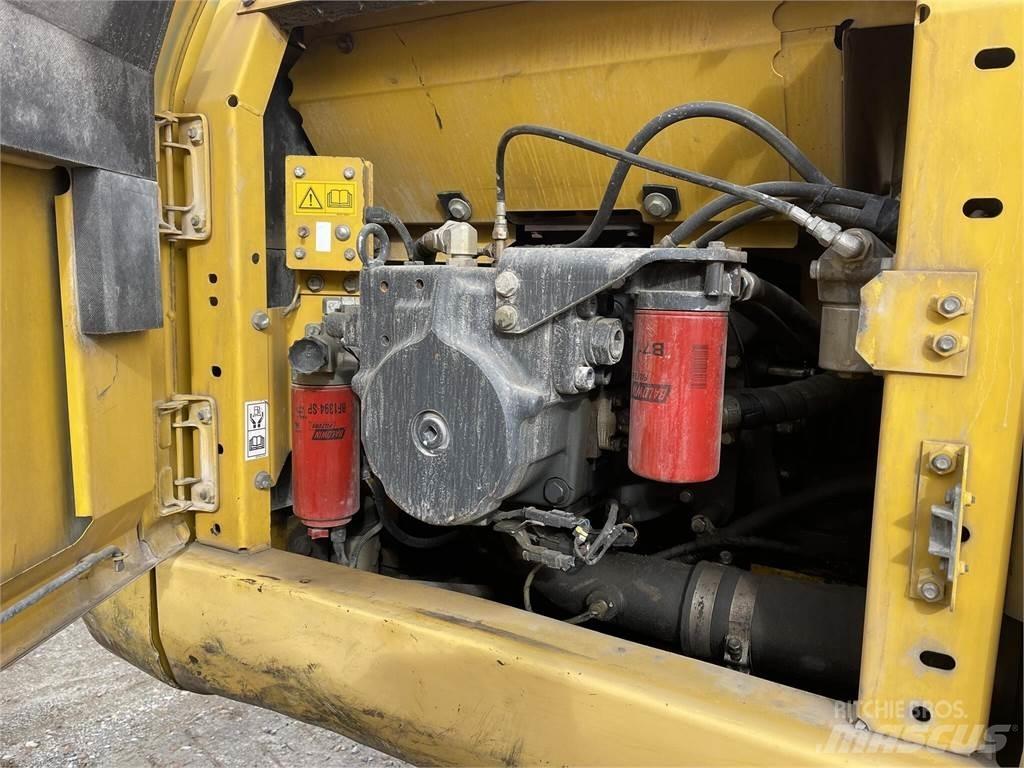 Komatsu PC210 LC-8 Beltegraver