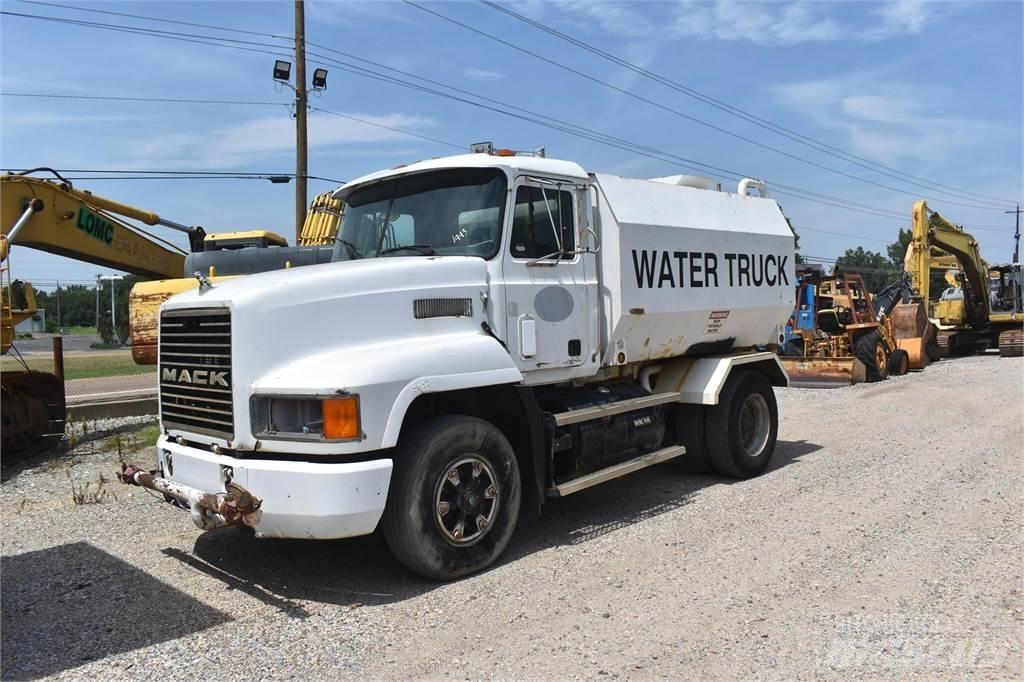 Mack CH613 Tankbiler