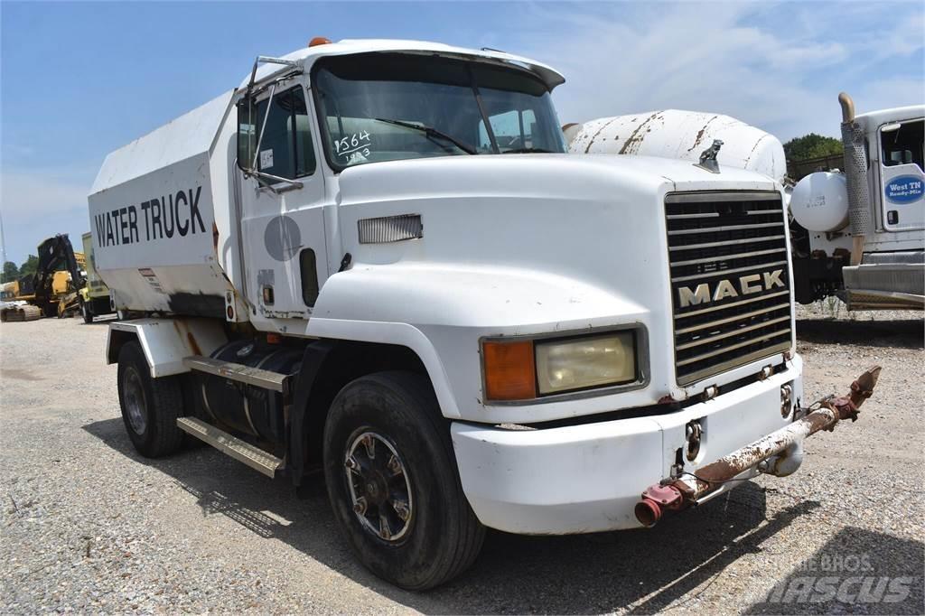 Mack CH613 Tankbiler
