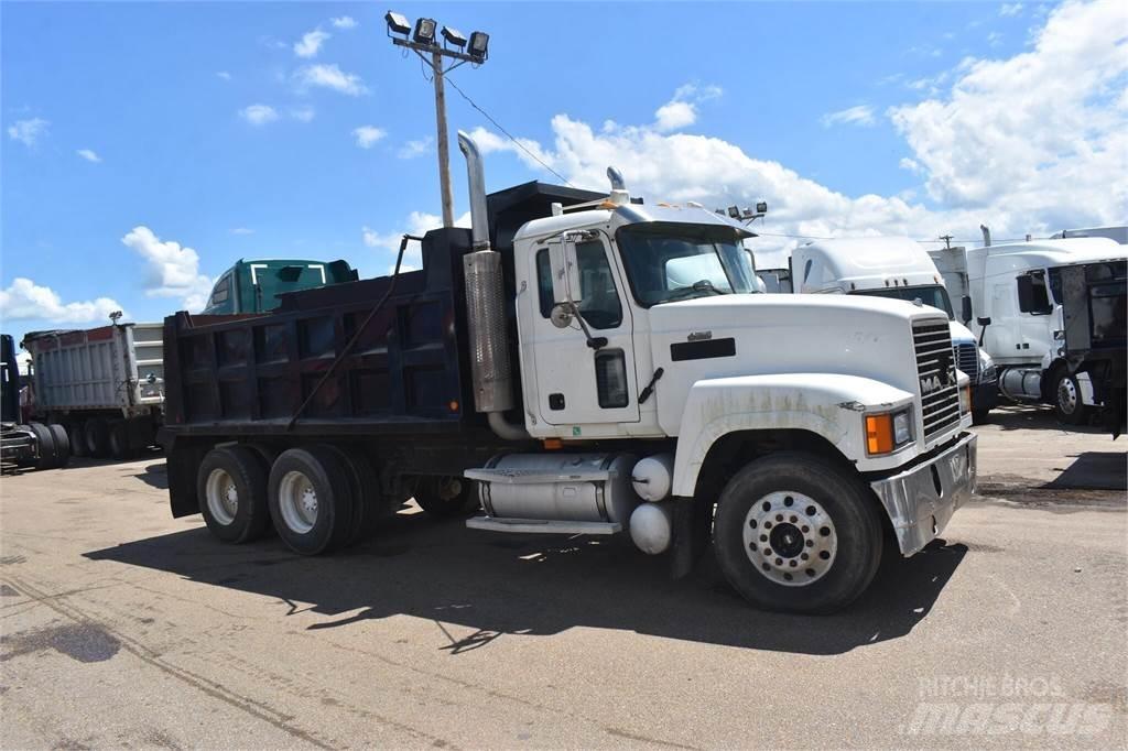 Mack CHN613 Tippbil