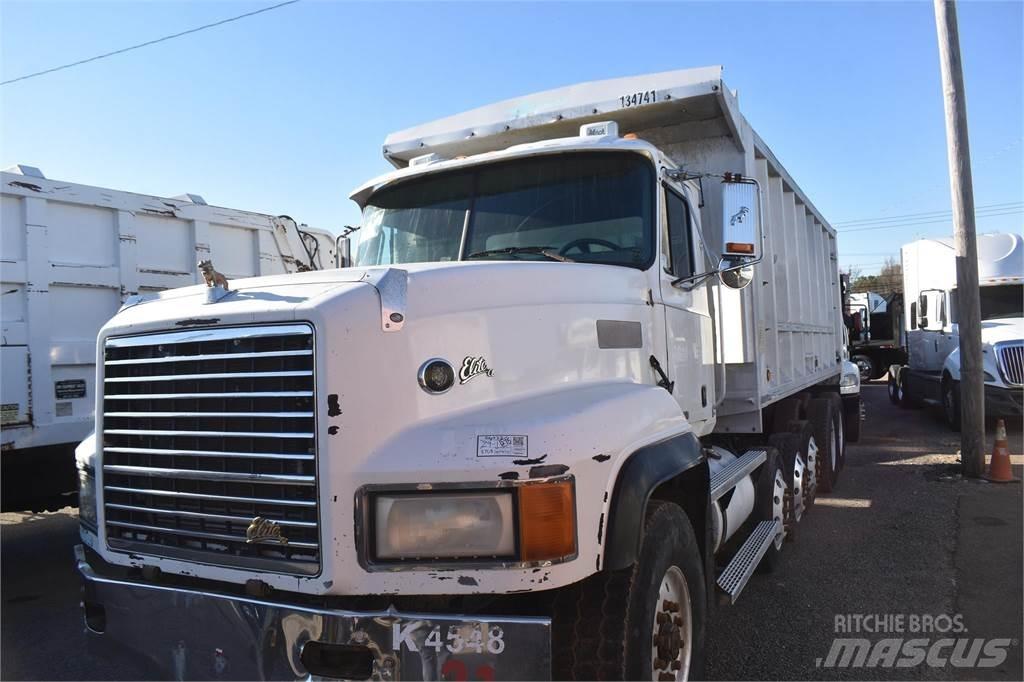 Mack CL713 Tippbil