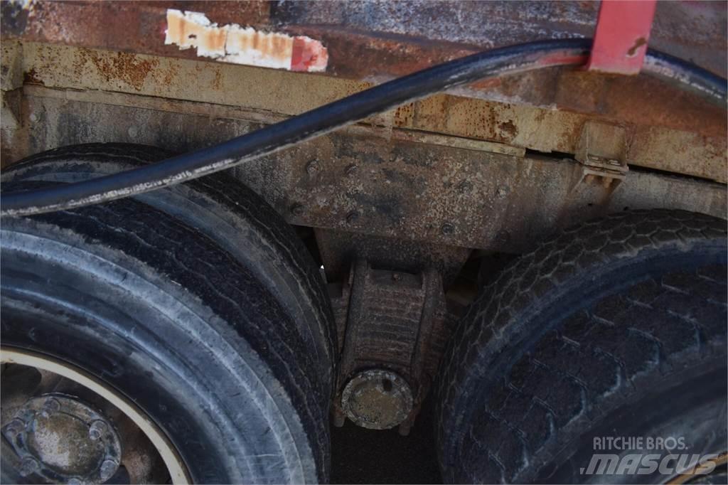 Mack DM685S Tankbiler
