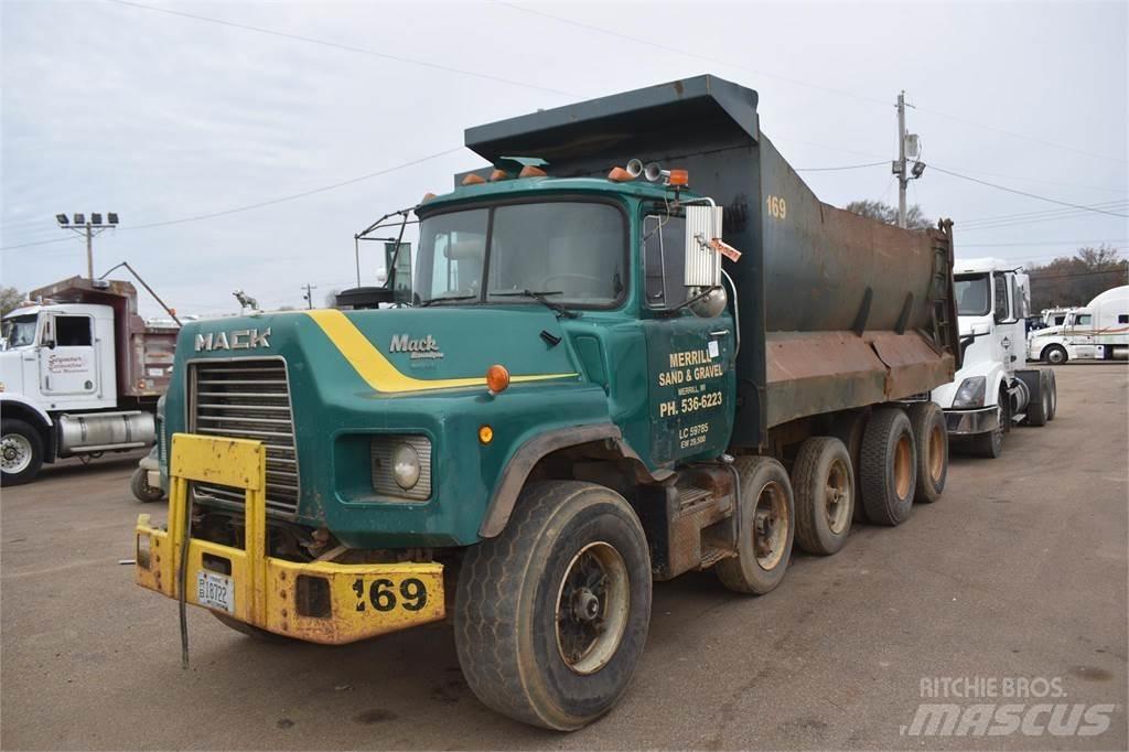 Mack DM688 Tippbil