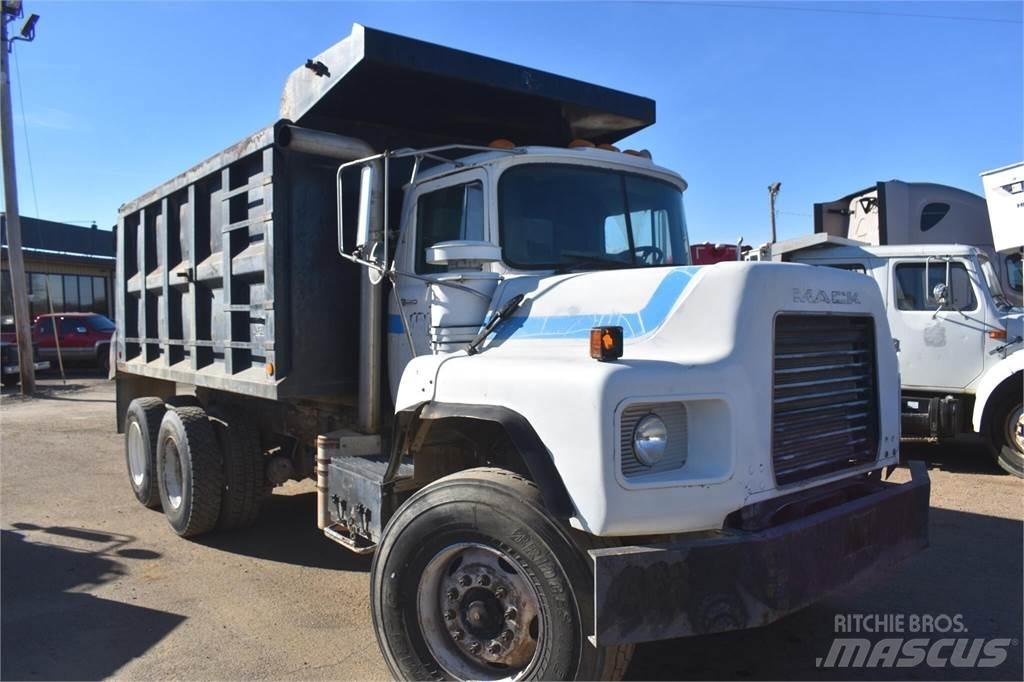 Mack DM690S Tippbil