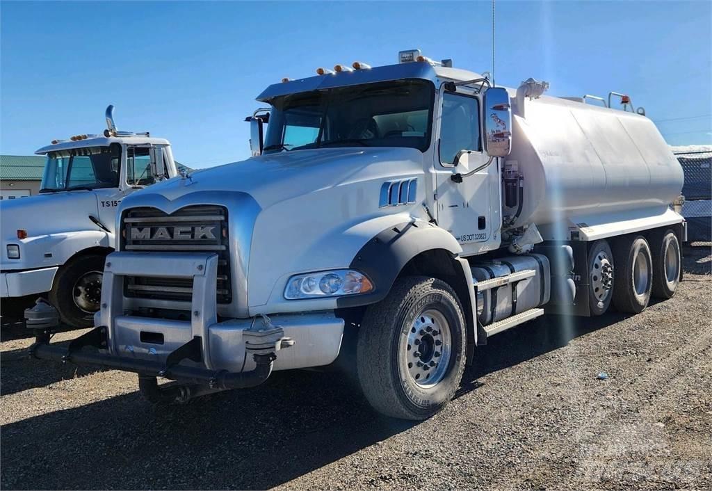 Mack GRANITE 84BR Vanningsvogn for støvdemping