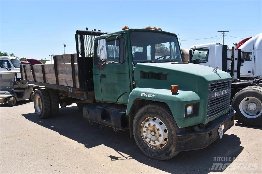 Mack MIDLINER CS200 Tippbil
