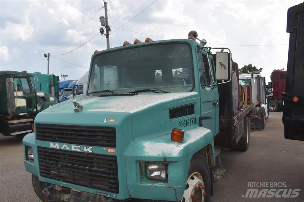 Mack MIDLINER CS200 Tankbiler