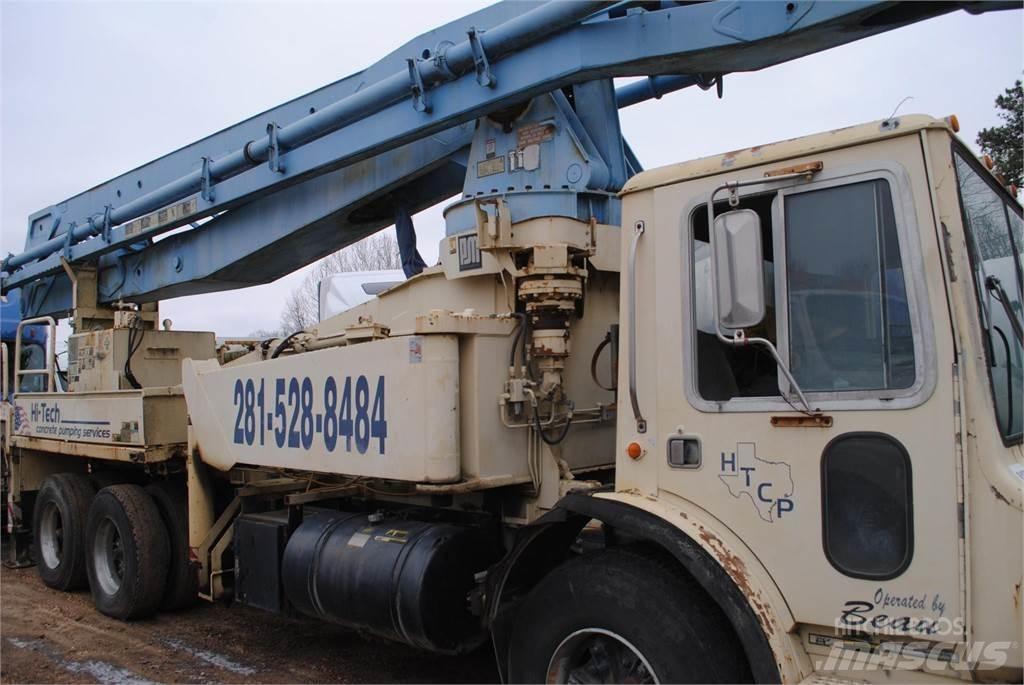 Mack MR686S Betongbiler