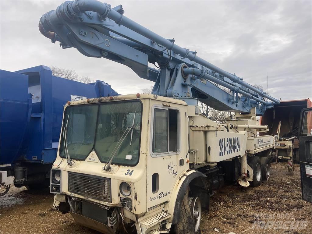 Mack MR686S Betongbiler