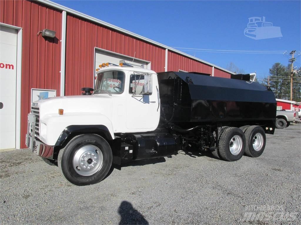 Mack R685S Tankbiler