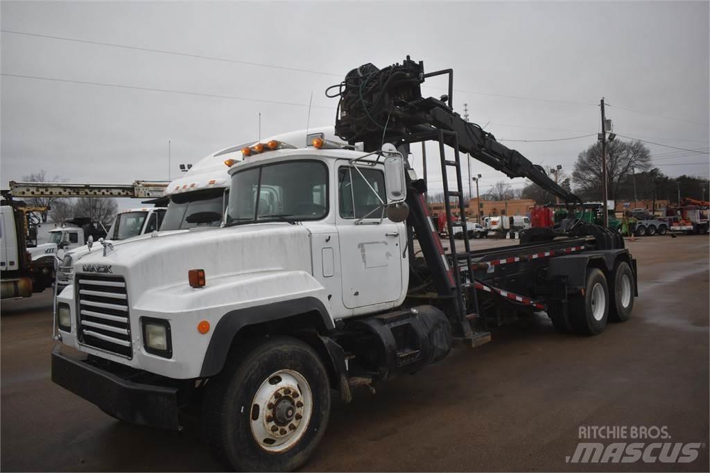 Mack RD688S Kranbil