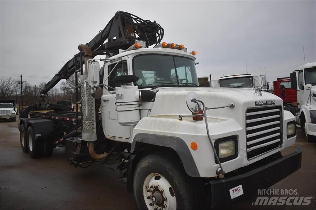 Mack RD688S Kranbil