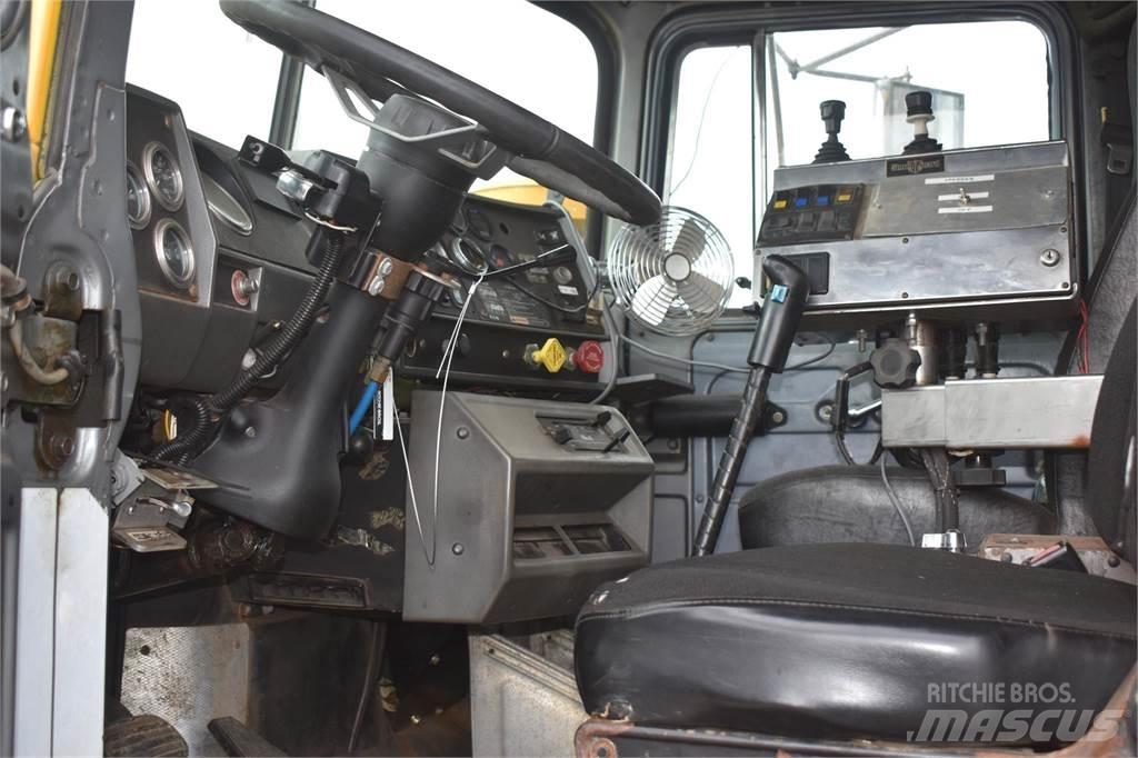 Mack RD688S Tippbil