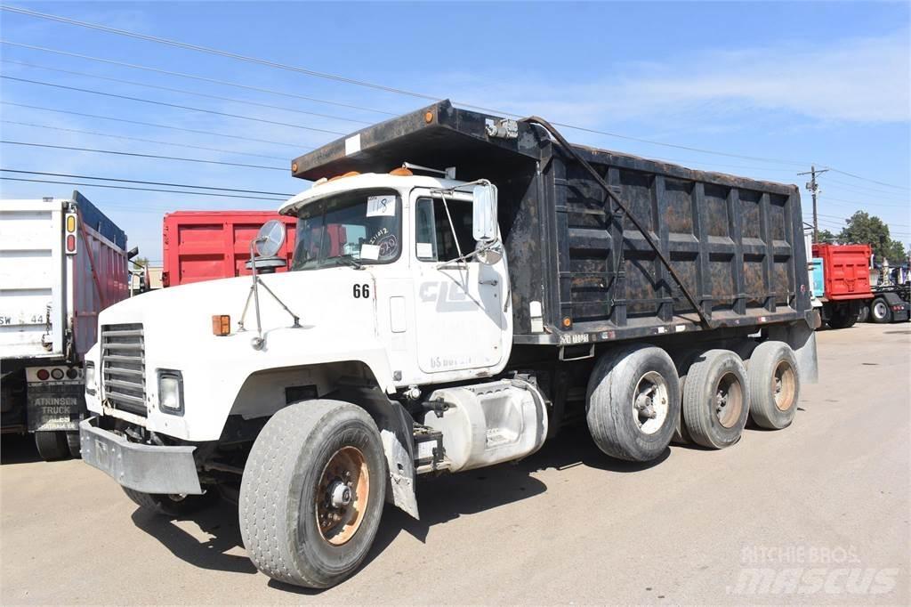 Mack RD688S Tippbil