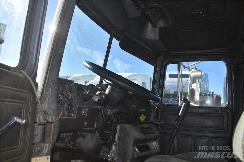Mack RD688S Tippbil