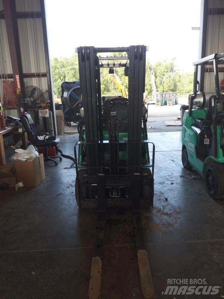 Mitsubishi FGC25 Gaffeltrucker - Annet