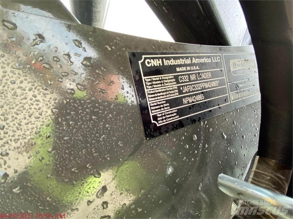 New Holland C332 Kompaktlastere