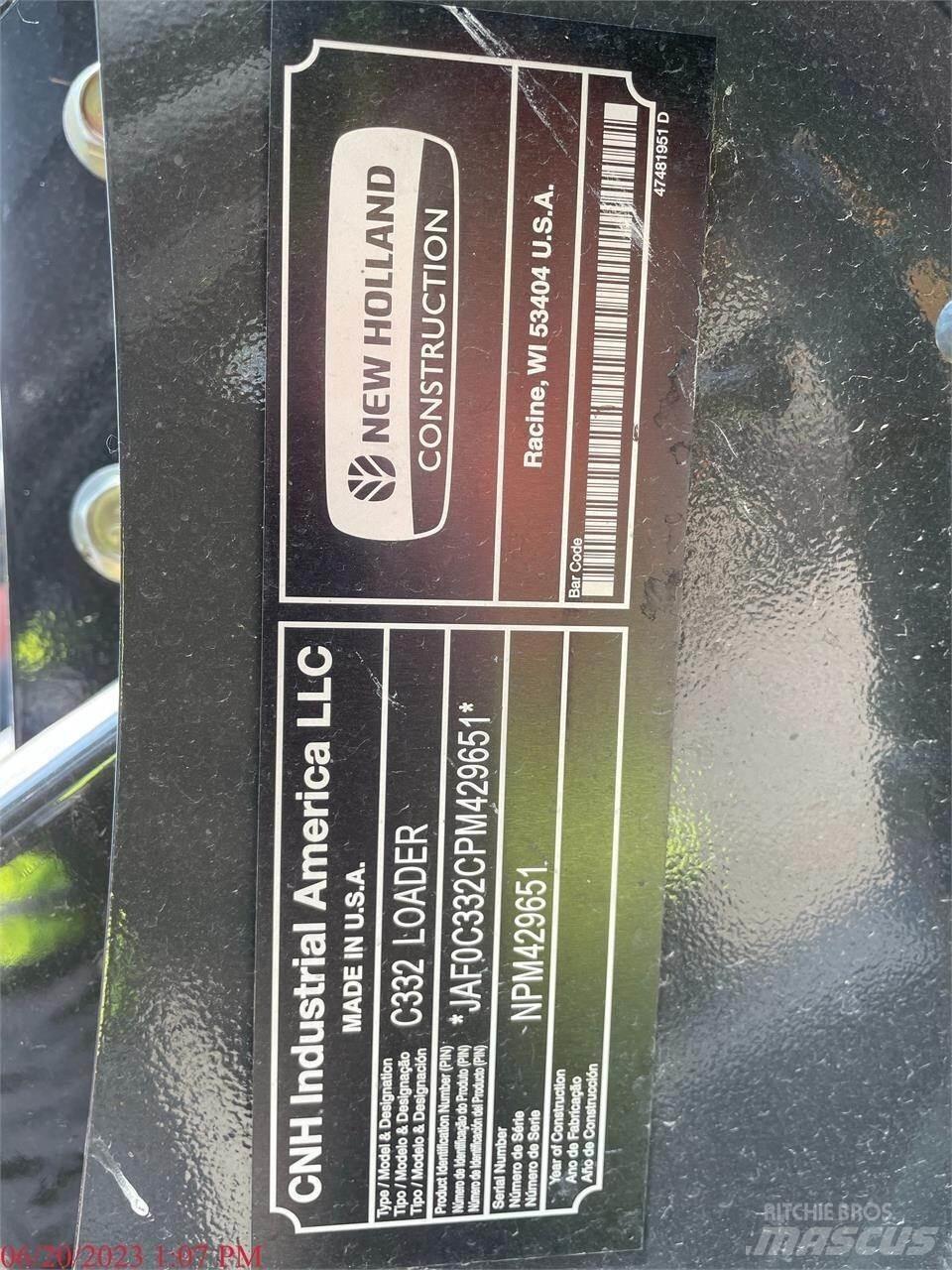 New Holland C332 Kompaktlastere