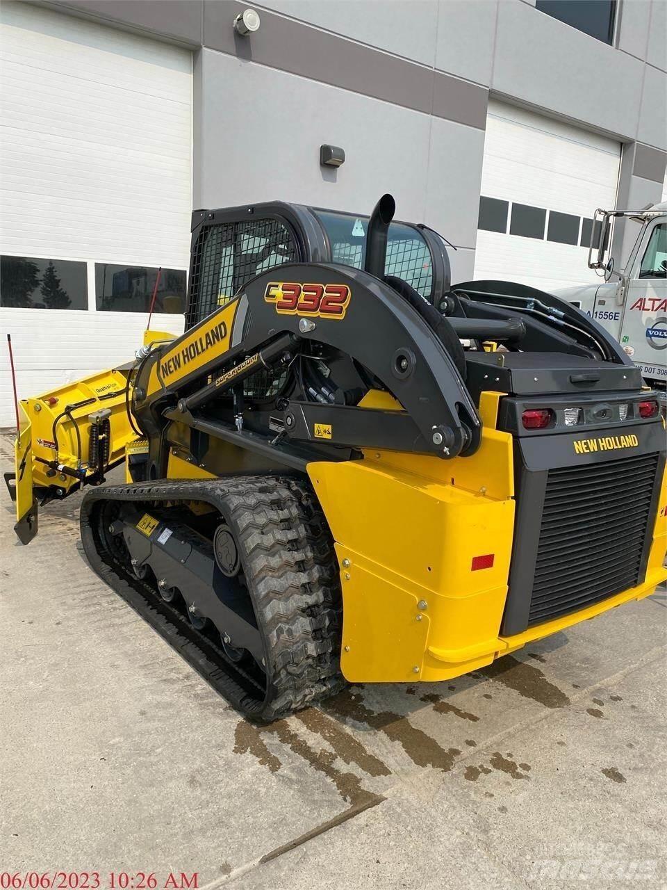 New Holland C332 Kompaktlastere