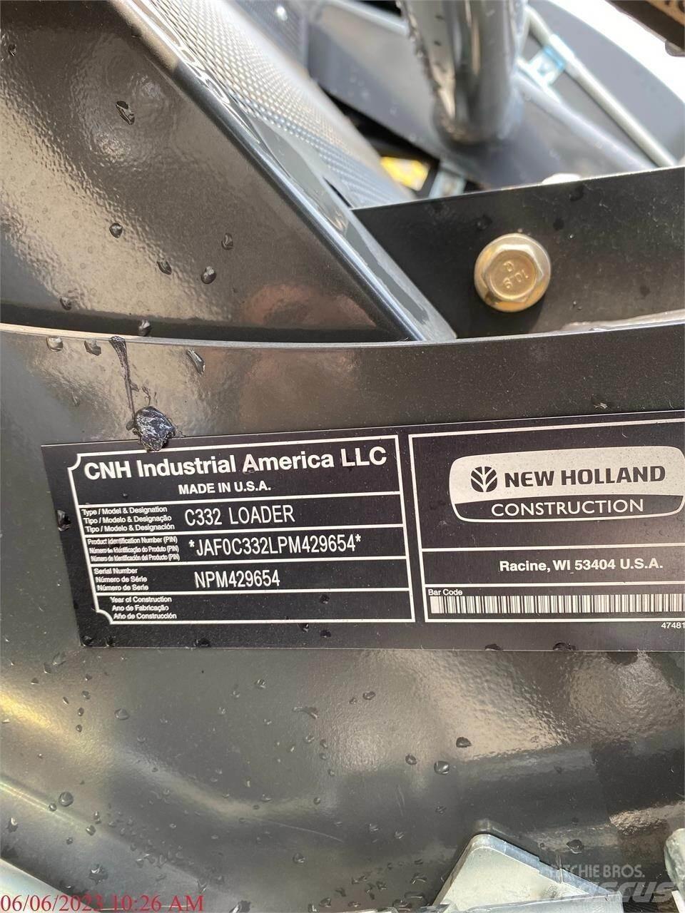 New Holland C332 Kompaktlastere