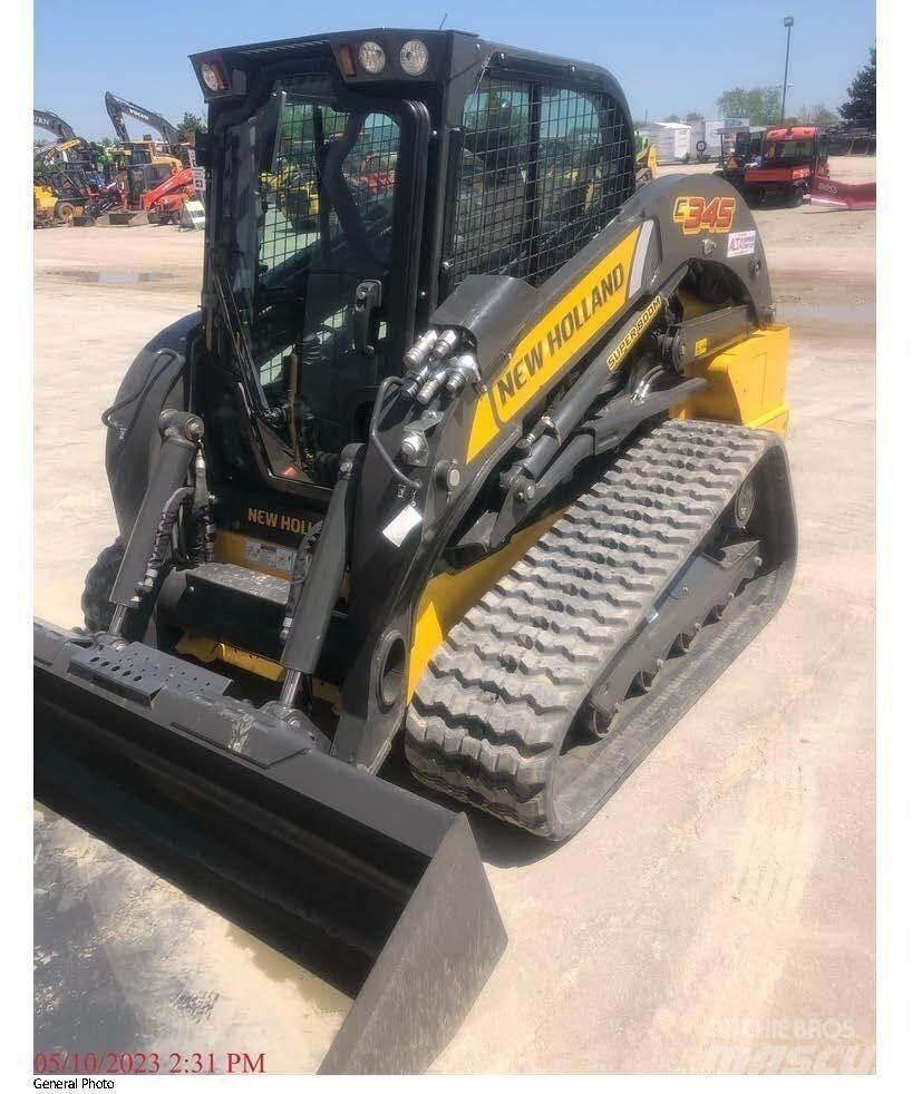New Holland C345 Kompaktlastere
