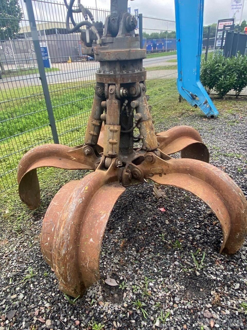 Sennebogen 818EM Gravemaskiner for avfallshåndtering