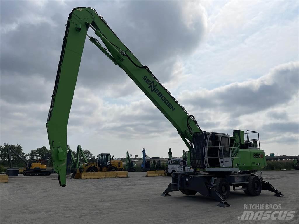 Sennebogen 830E Gravemaskiner for avfallshåndtering
