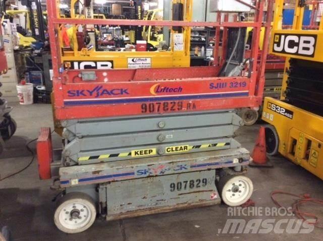 SkyJack SJIII3219 Sakselifter