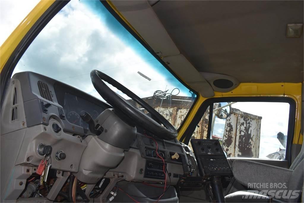 Sterling L7500 Tippbil