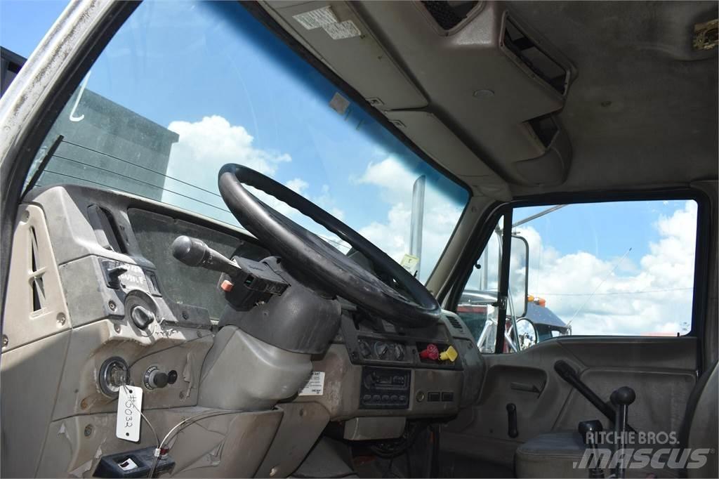 Sterling L7500 Tippbil