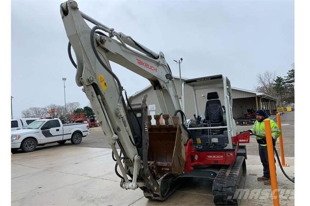 Takeuchi TB250-2 Minigravere <7t