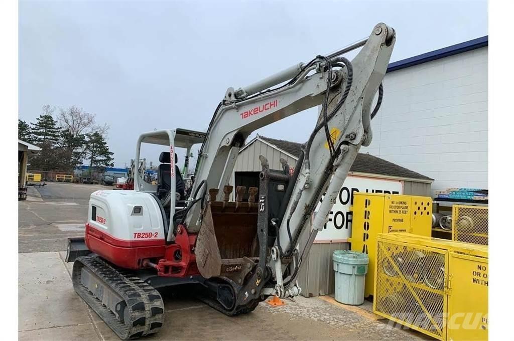 Takeuchi TB250-2 Minigravere <7t