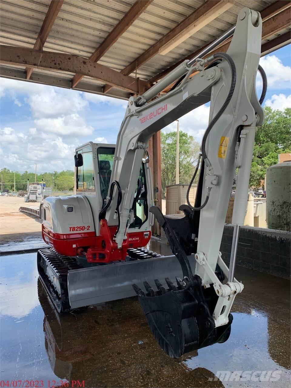 Takeuchi TB250-2 Minigravere <7t