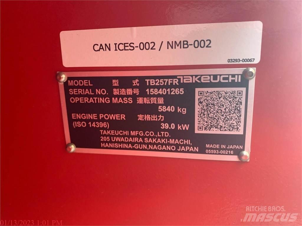 Takeuchi TB257FR Beltegraver