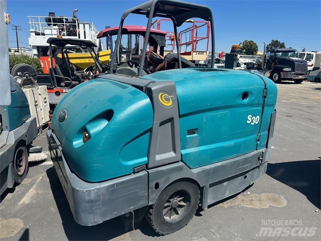 Tennant S30 Feiemaskiner