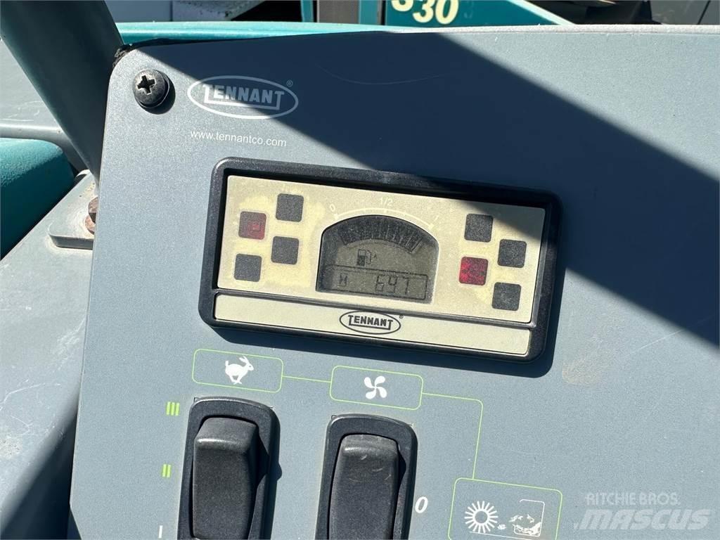 Tennant S30 Feiemaskiner