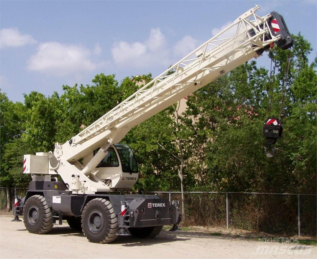 Terex RT230-2 Røff terreng kraner