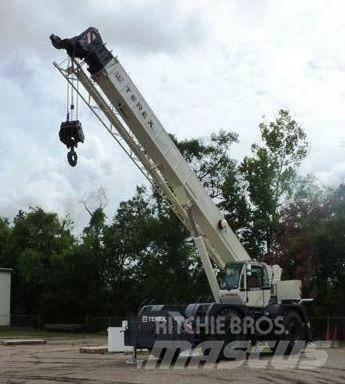 Terex RT670 Røff terreng kraner