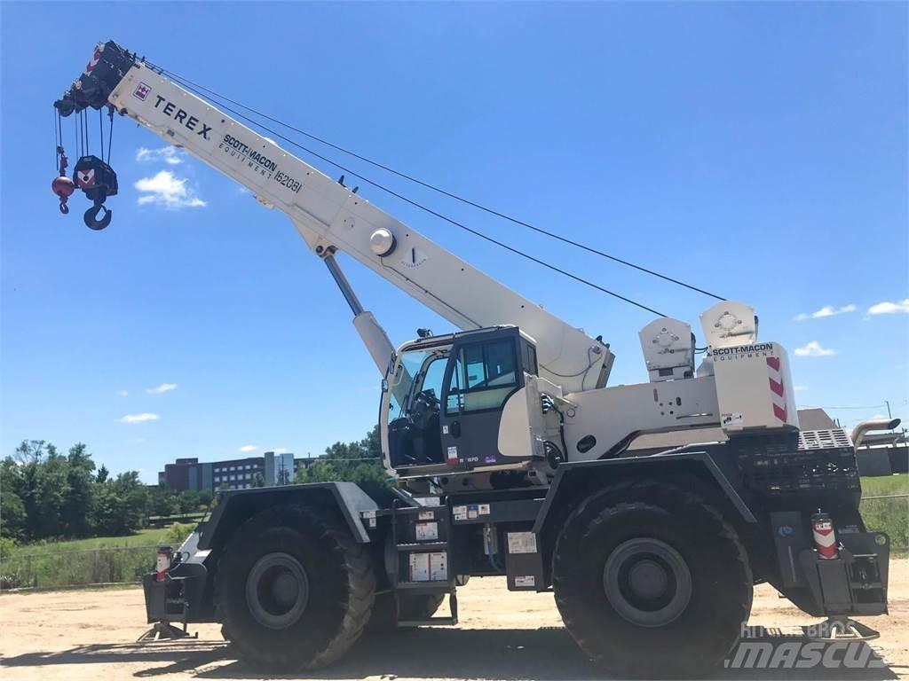 Terex RT670 Røff terreng kraner