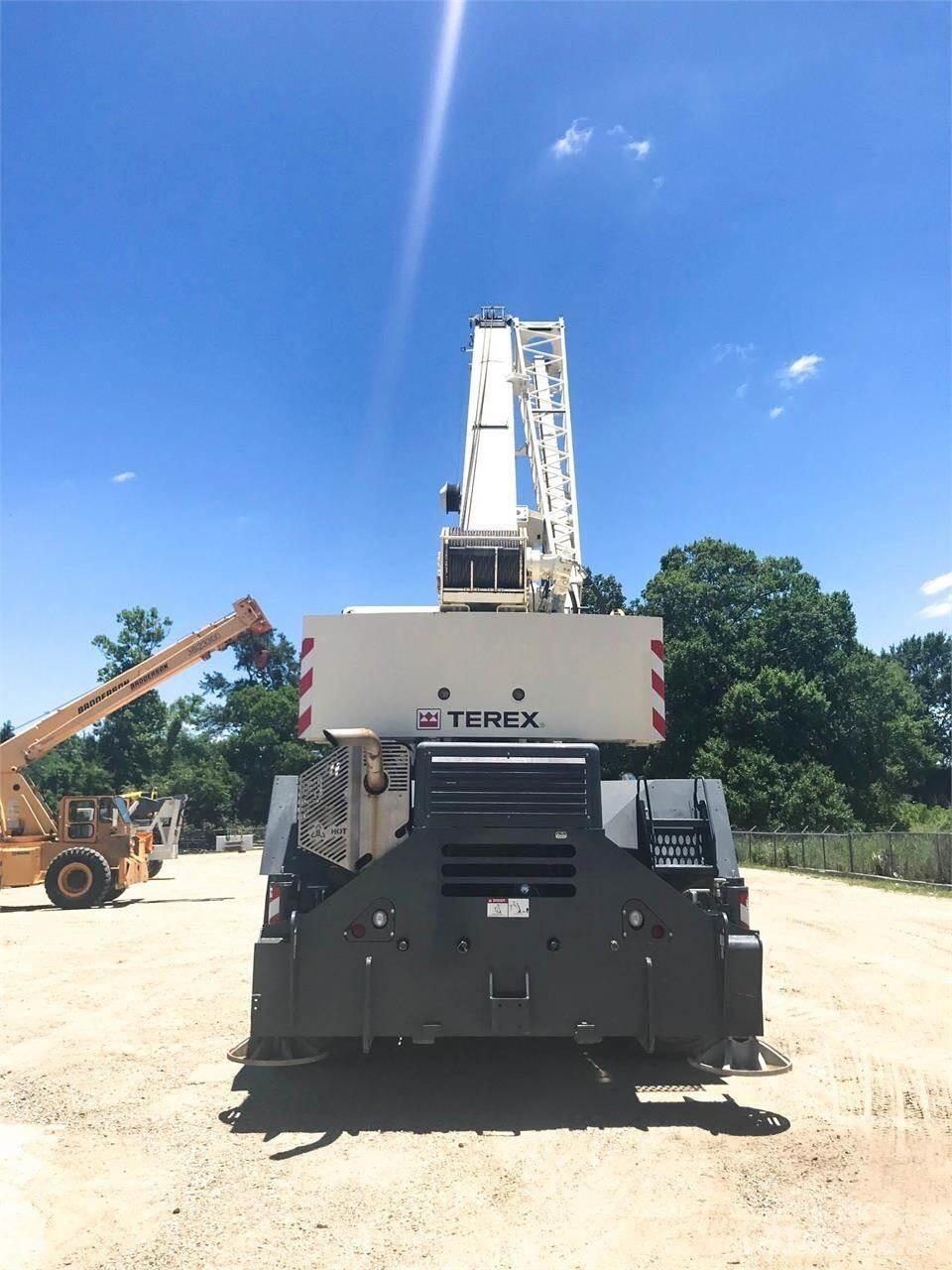 Terex RT670 Røff terreng kraner