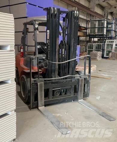 Toyota 7FDU45 Gaffeltrucker - Annet