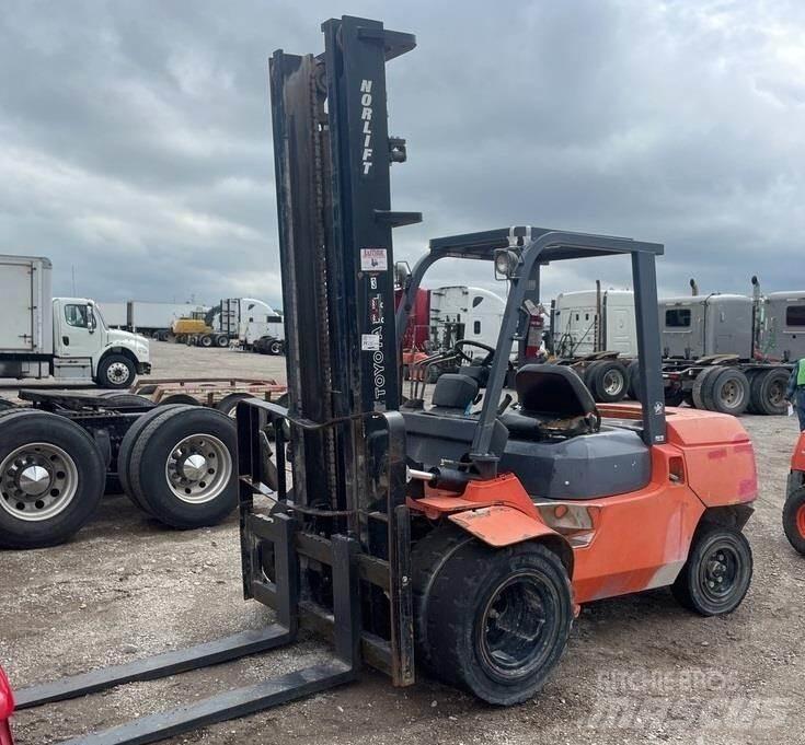 Toyota 7FDU45 Gaffeltrucker - Annet