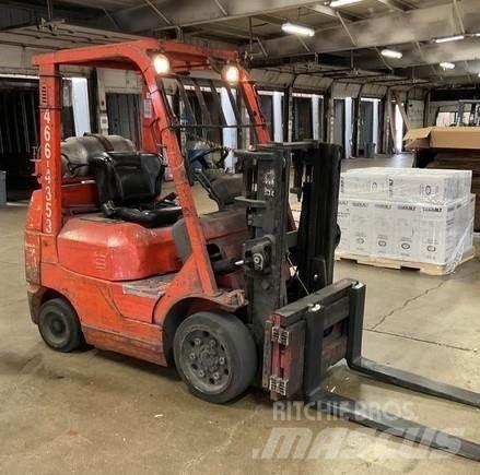 Toyota 7FGCU25 Gaffeltrucker - Annet