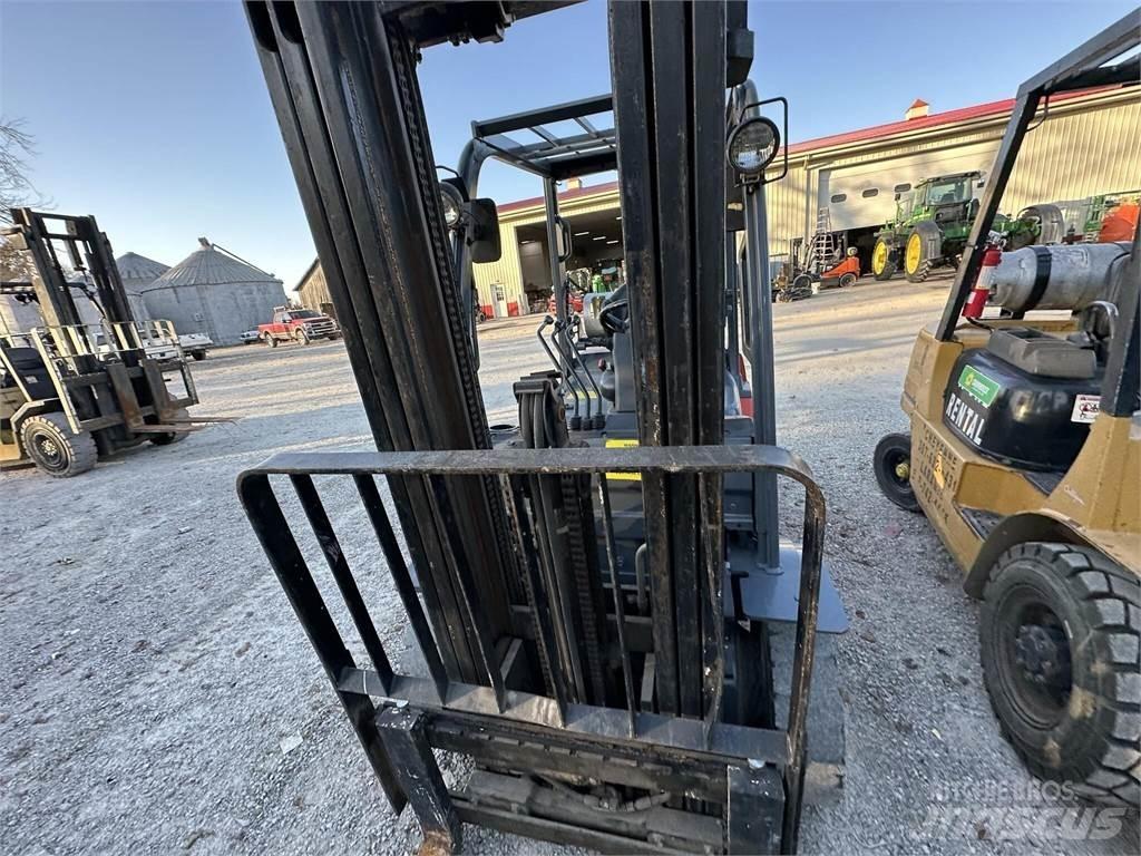 Toyota 8FGU25 Gaffeltrucker - Annet