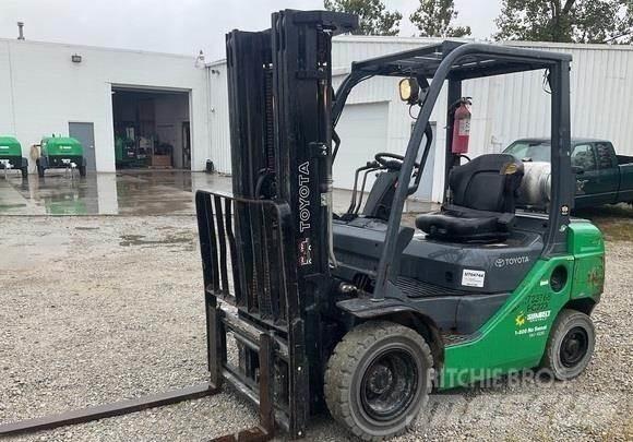 Toyota 8FGU25 Gaffeltrucker - Annet